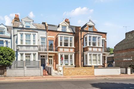 Lower Richmond Road, Putney, London, SW15