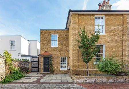 Parkfields, Putney, London, SW15