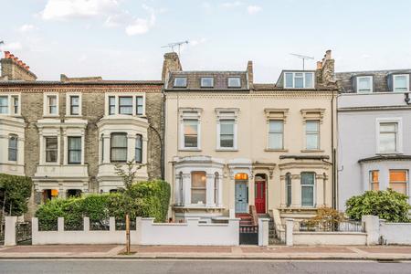 Lower Richmond Road, Putney, London, SW15