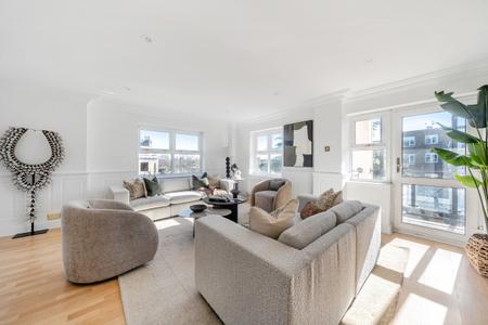 Upper Richmond Road, Putney, London, SW15