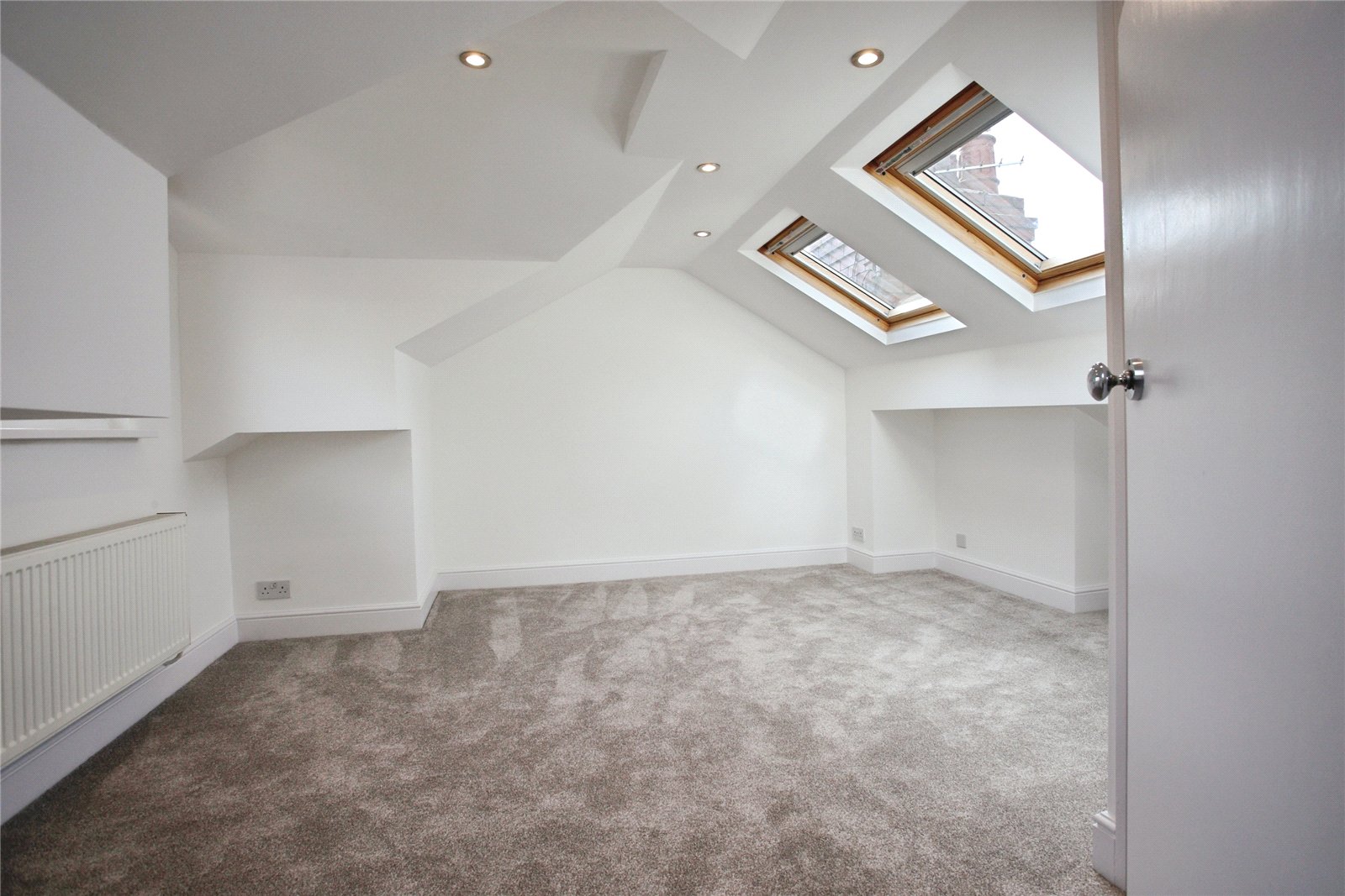 Heaton Road, Heaton Moor, Stockport, SK4