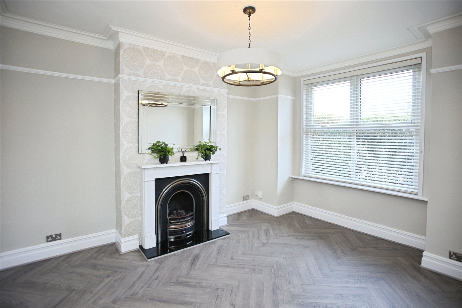 Heaton Road, Heaton Moor, Stockport, SK4