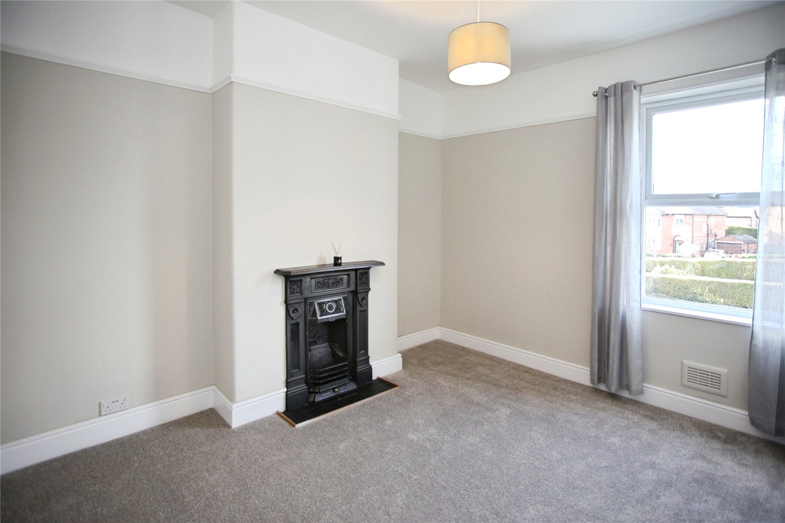 Heaton Road, Heaton Moor, Stockport, SK4