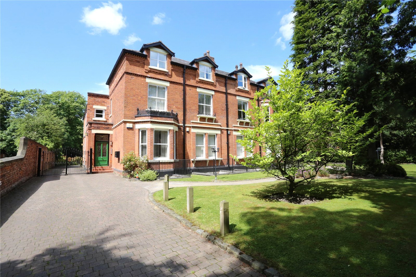 Heaton Moor Road, Heaton Moor, Stockport, SK4