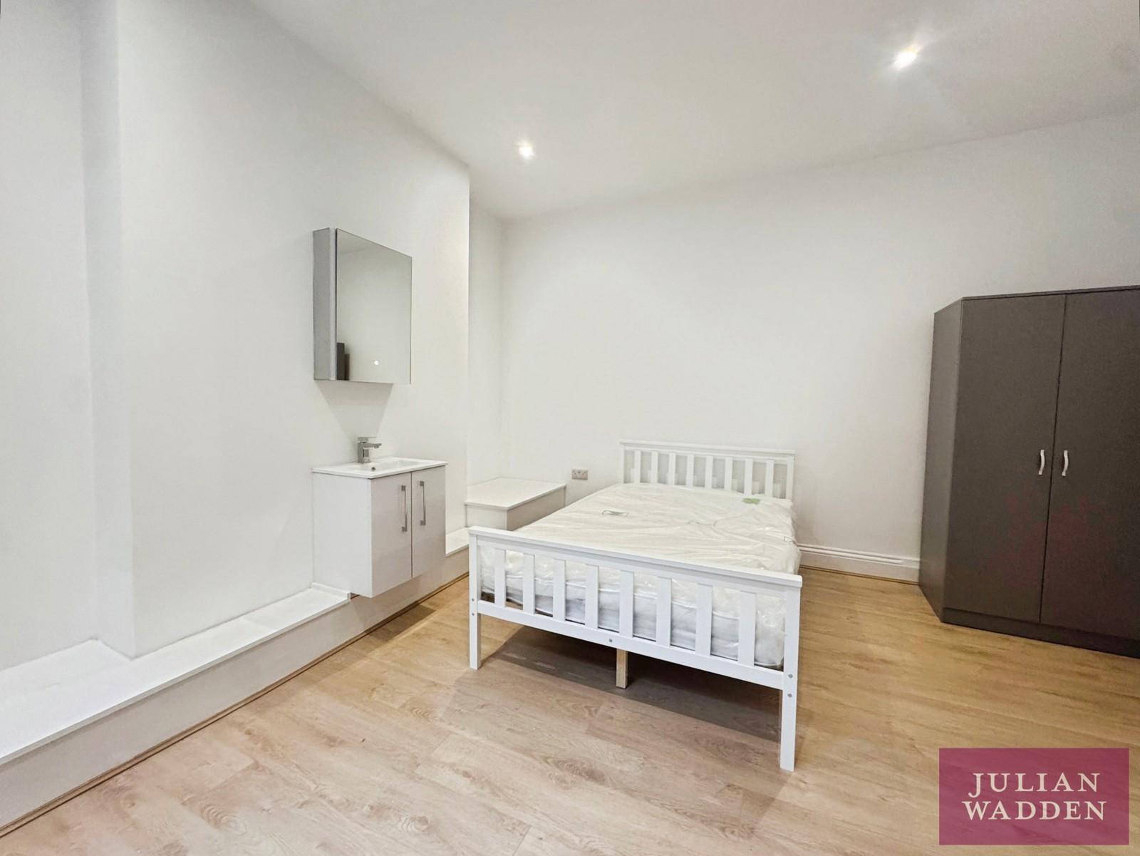 1a Shaw Road, Heaton Moor, Stockport, SK4