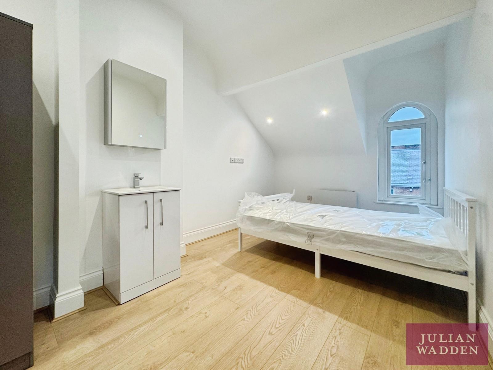1a Shaw Road, Heaton Moor, Stockport, SK4