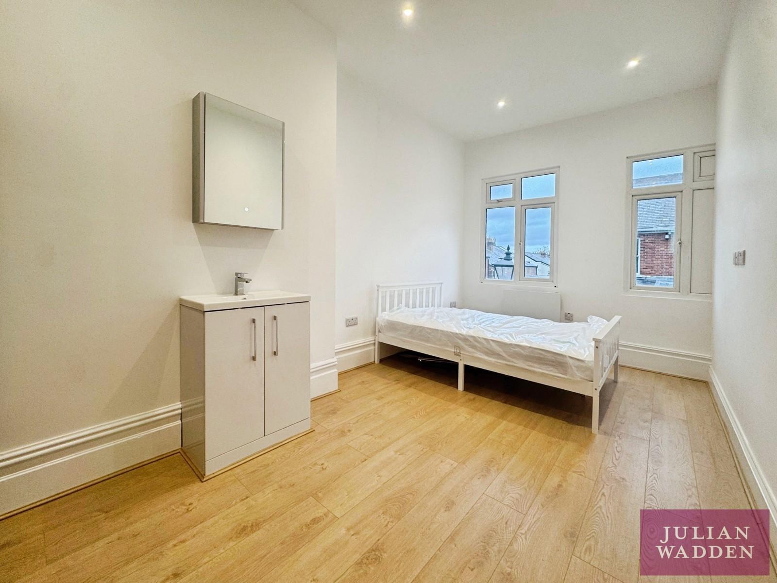 1a Shaw Road, Heaton Moor, Stockport, SK4