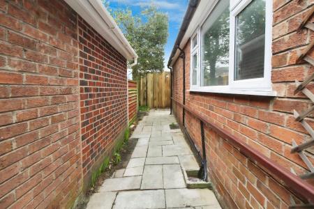 3 bedroom Bungalow to let in Argarmeols Road, Formby