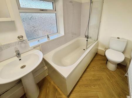 3 bedroom Semi-detached house to let in Oakhill Close, Lydiate