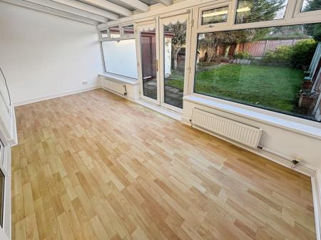 3 bedroom Semi-detached house to let in Oakhill Close, Lydiate