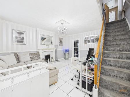 3 bedroom Semi-detached house to let in Aragon Close, Lydiate