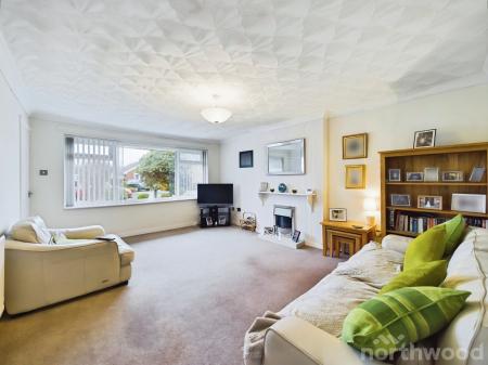 2 bedroom Flat for sale in West Meade, Maghull, L31