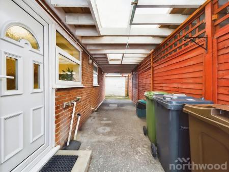 2 bedroom Flat for sale in West Meade, Maghull, L31