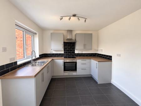 property to rent - The Avenue, Totland Bay, Isle of Wight, PO39