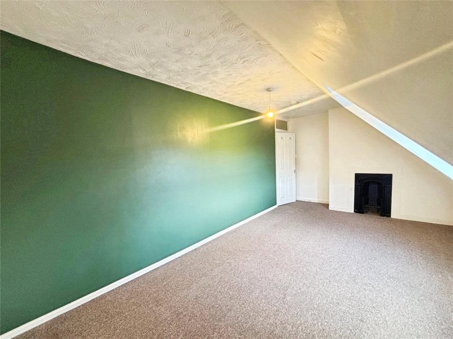 2 bedroom apartment to rent - Holyrood Street, Newport, PO30