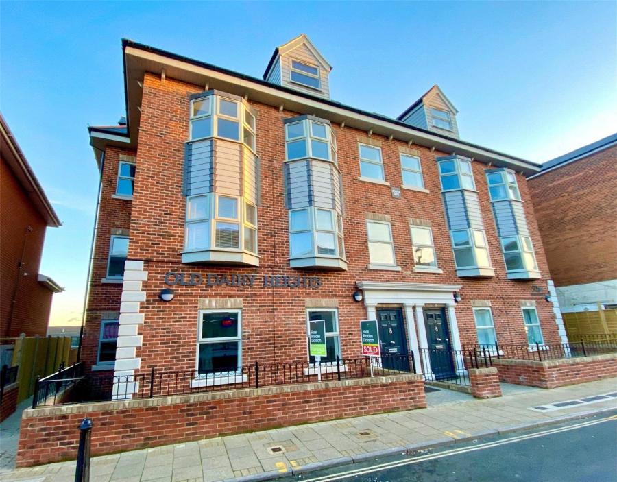 2 bedroom apartment to rent - High Street, Ryde, Isle of Wight, PO33