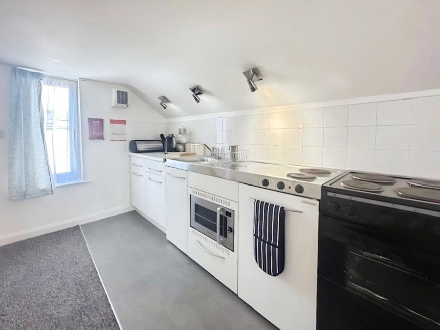1 bedroom apartment to rent - High Street, Ryde, Isle of Wight, PO33