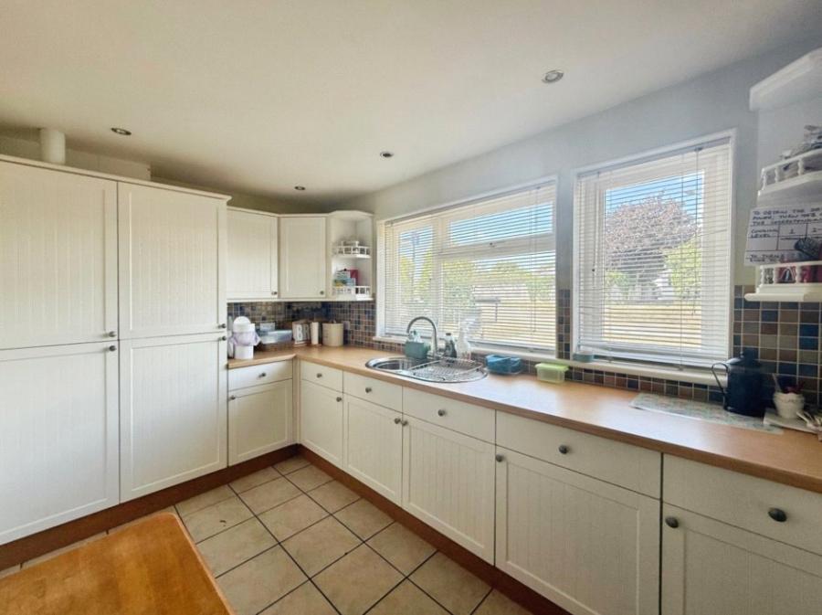 2 bedroom bungalow to rent - Howgate Road, Bembridge, PO35