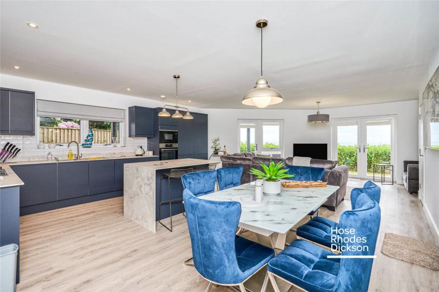 3 bedroom house to rent - The Bay House, 8 Chine Avenue, Shanklin, PO37