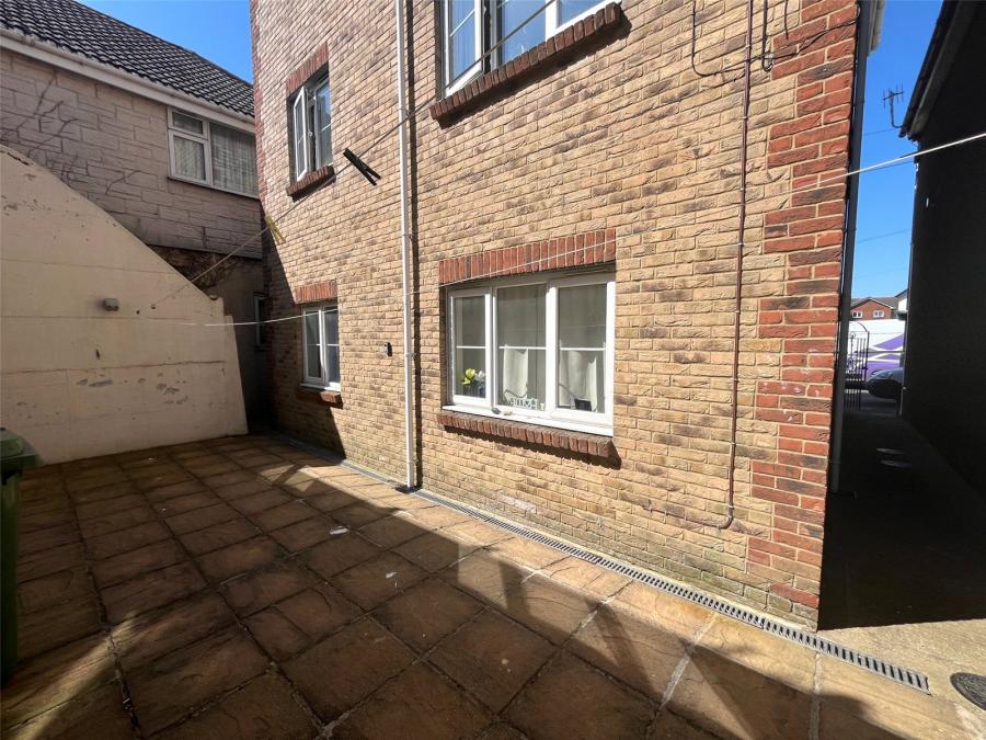 2 bedroom apartment to rent - Sandown Road, Sandown, PO36