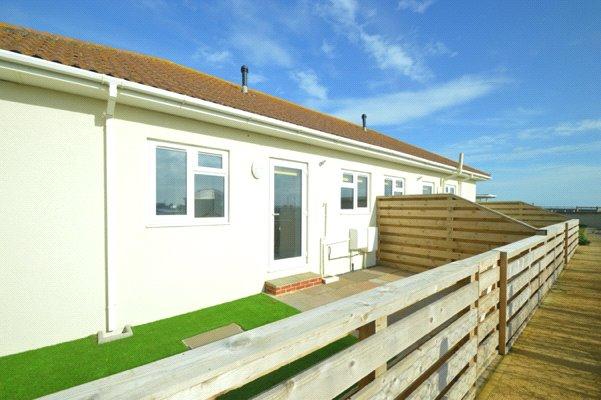 2 bedroom bungalow to rent - Fort Spinney Holiday, Yaverland Road, Sandown, PO36