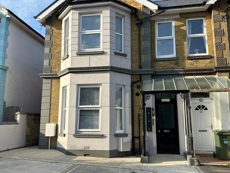 1 bedroom apartment to rent - Victoria Road, Sandown, PO36