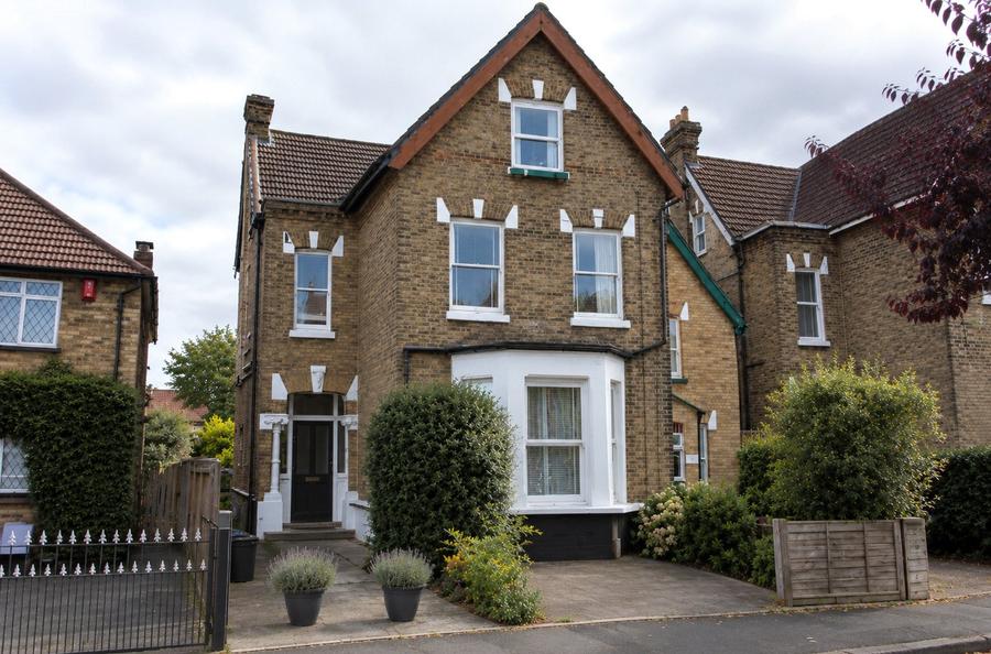 2 bedroom apartment to rent - Langley Road, Beckenham, BR3 - Property View 1