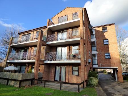 studio to rent - Brackley Road, Beckenham, BR3