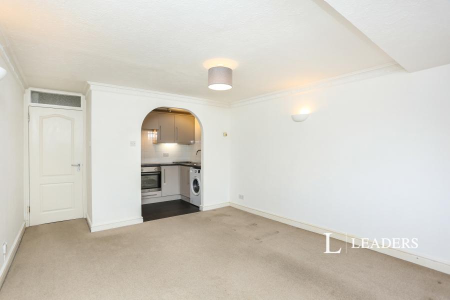 2 bedroom apartment to rent - Albemarle Park, Albemarle Road, Beckenham, BR3 - Property View 2