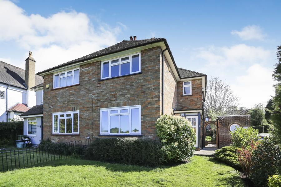 4 bedroom semi detached to rent - Westgate Road, Beckenham, BR3 - Property View 1