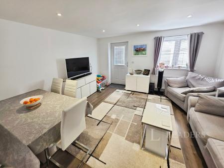2 bedroom house for sale - Newland Avenue, Bishop's Stortford, Hertfordshire, CM23 - Property View 2