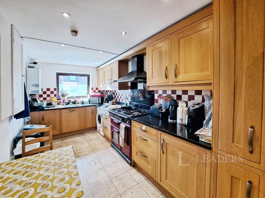 6 bedroom property for sale - Kingfisher Way, Bishops Stortford, Hertfordshire, CM23 - Property View 3