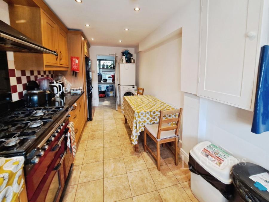6 bedroom property for sale - Kingfisher Way, Bishops Stortford, Hertfordshire, CM23 - Property View 2
