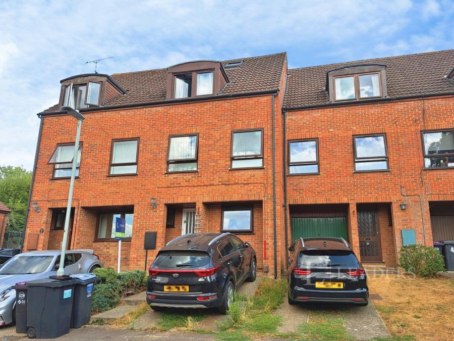 6 bedroom property for sale - Kingfisher Way, Bishops Stortford, Hertfordshire, CM23 - Property View 1