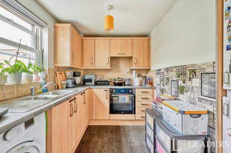 2 bedroom apartment to rent - Great Havers Court, Elizabeth Road, Bishop`s Stortford, CM23 - Property View 3