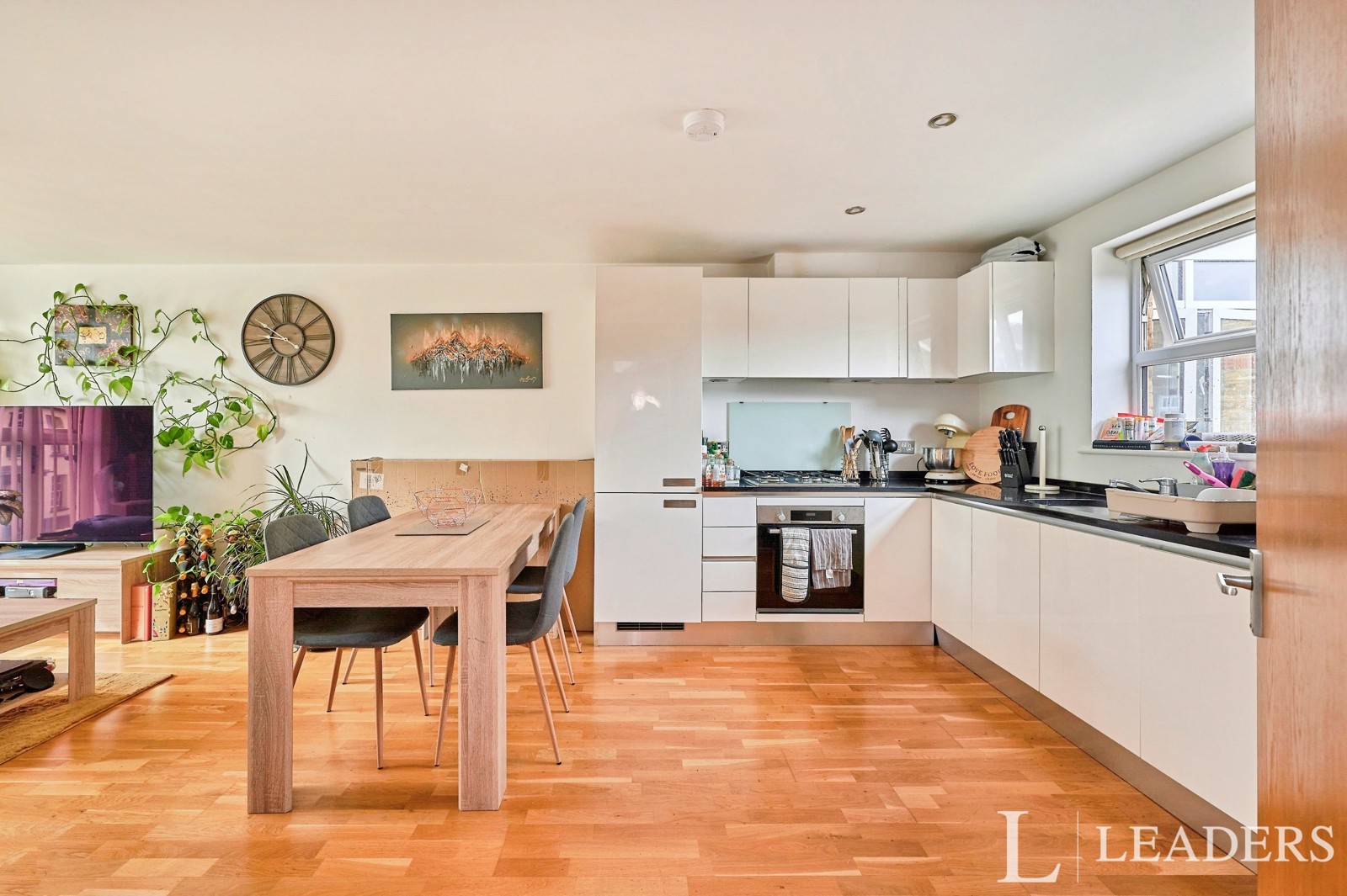 2 bedroom apartment to rent - St Augustines Court, Stort Road, Bishop`s Stortford, CM23 - Property View 1