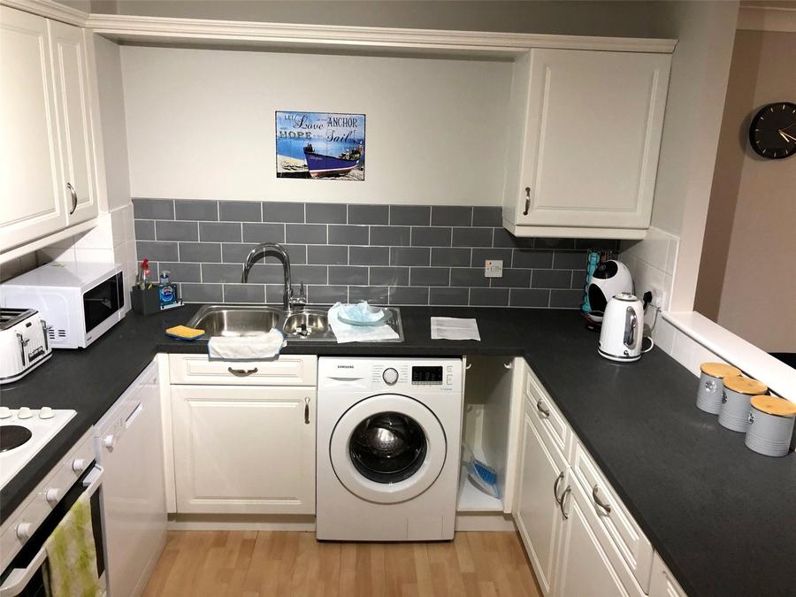 2 bedroom apartment to rent - Vespasian Road, Southampton, Hampshire, SO18 - Property View 1