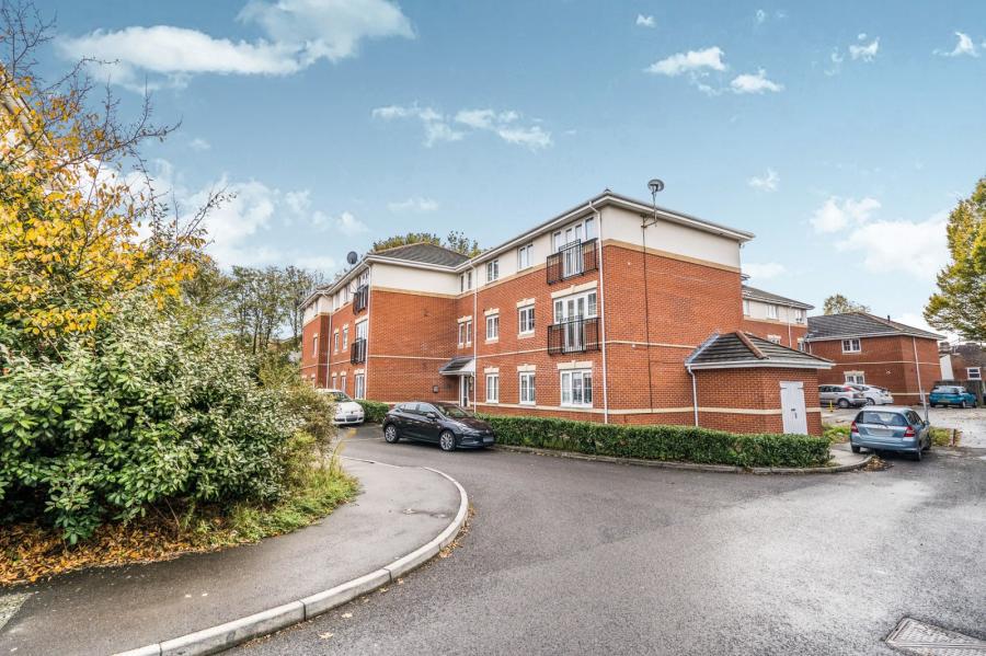 2 bedroom apartment to rent - Mirabella Close, Southampton, SO19 - Property View 1