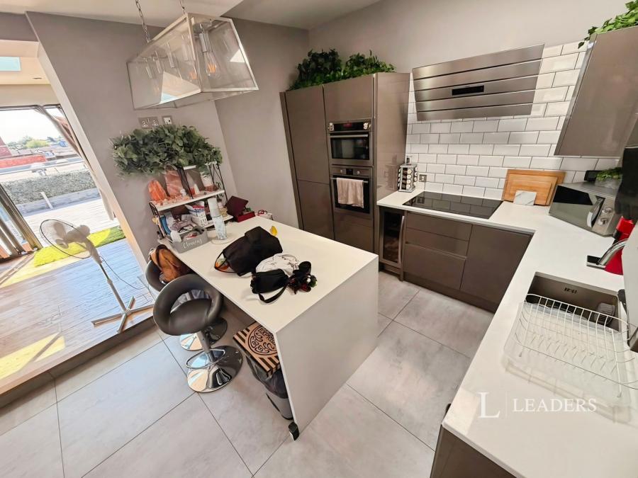 2 bedroom apartment to rent - Cathedral View, The Penthouse, Wentworth Street, Peterborough, PE1 - Property View 3