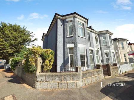 5 bed house for rent in Henville Road, Bournemouth, BH8