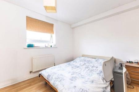 2 bedroom apartment to rent - Axiom Apartments, 42 Sparkes Close, Bromley, BR2 - Property View 3