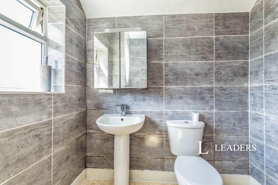 2 bedroom apartment to rent - Martins Road, Bromley, BR2 - Property View 3
