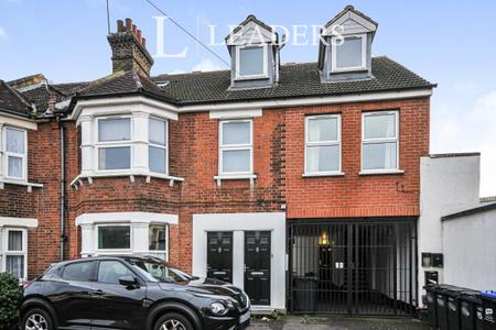 2 bedroom apartment to rent - Martins Road, Bromley, BR2