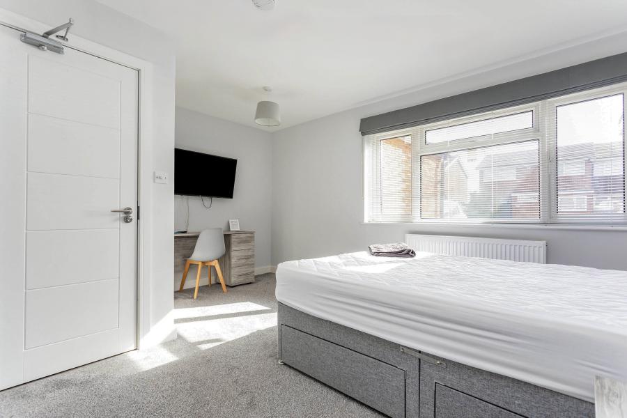 1 bedroom semi detached to rent - Chaucer Drive, Aylesbury, Buckinghamshire, HP21 - Property View 1