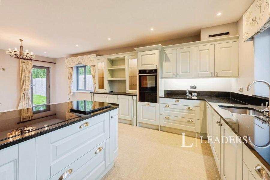 4 bedroom bungalow to rent - Kingshall Street, Rougham, Bury St. Edmunds, IP30 - Property View 2