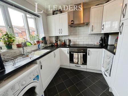 2 bedroom property to rent - Brackenwood Crescent, Bury St Edmunds, IP32 - Property View 3