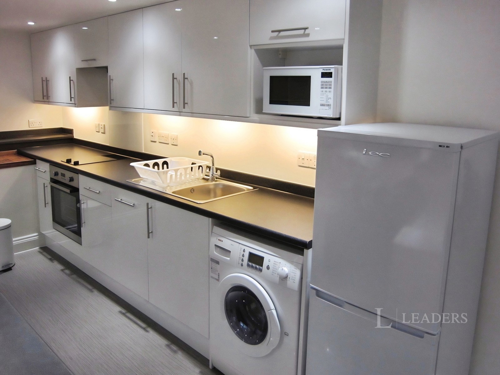 apartment to rent - Fitzwilliam Road, Cambridge, Cambridgeshire, CB2 - Property View 1