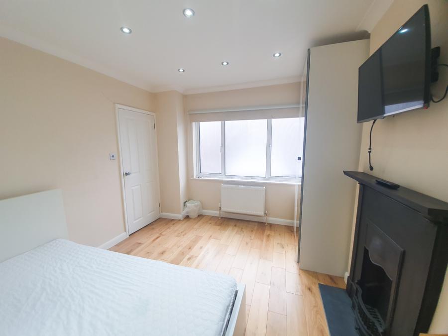 1 bedroom terraced to rent - Kings Chase, Brentwood, Essex, CM14 - Property View 3