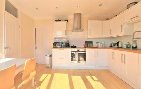 1 bedroom semi detached to rent - Kings Chase, Brentwood, Essex, CM14 - Property View 3