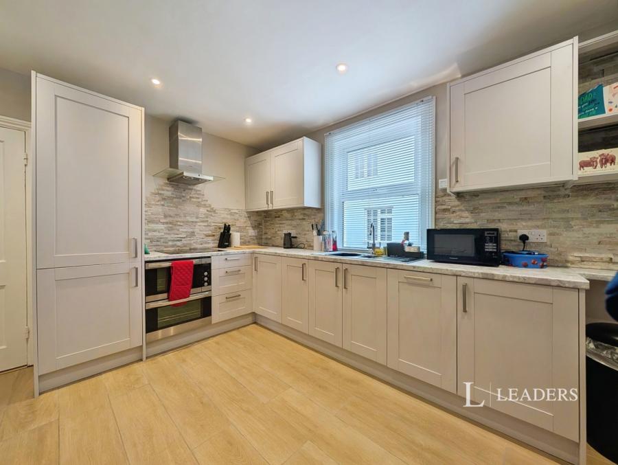2 bedroom apartment to rent - Hewlett Place, Cheltenham, Gloucestershire, GL52 - Property View 3